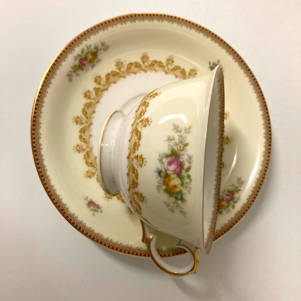 Vintage MEITO Nassau Pattern China Cup & Saucer set of 3 cups, 3 saucers